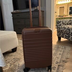 BÉIS Carry On